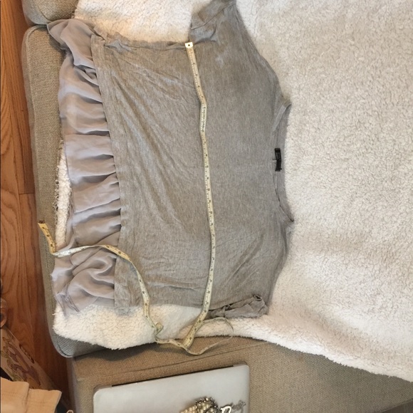 Oversized T-shirt with Ruffle Bottom - Picture 5 of 7